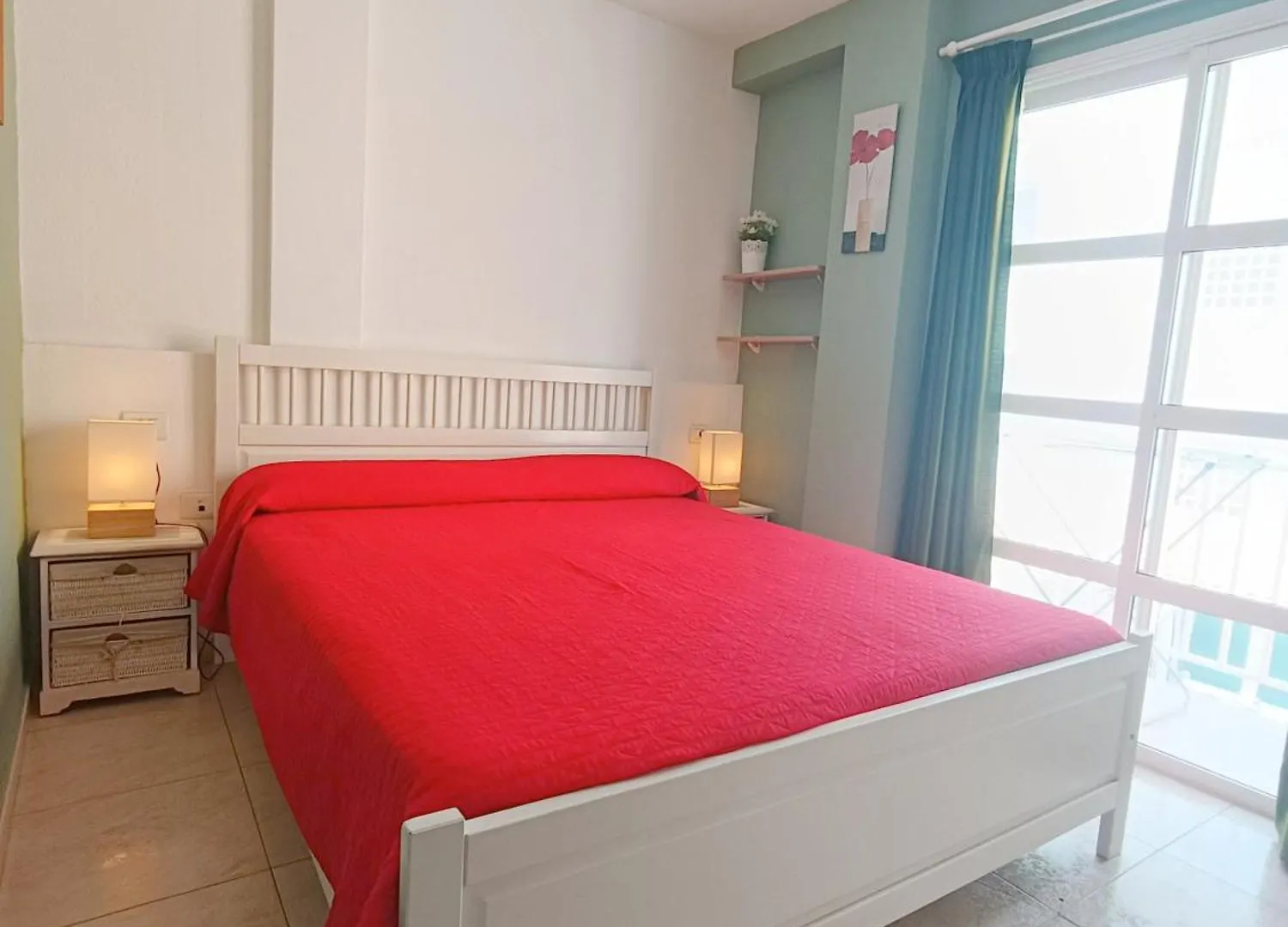 Cozy Apartment + Parking Playa San Juan 吉亚德索拉